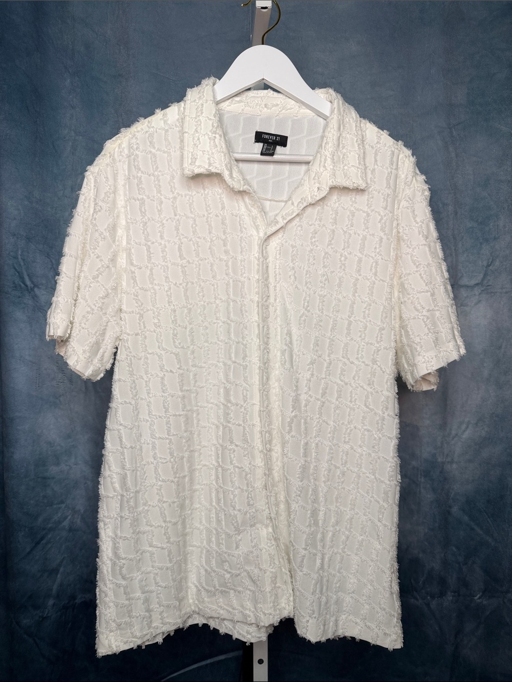 Forever 21 Off-White Textured Short Sleeve Button-Up Shirt Size Large
